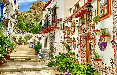 Barri Santa Creu Beautiful Street